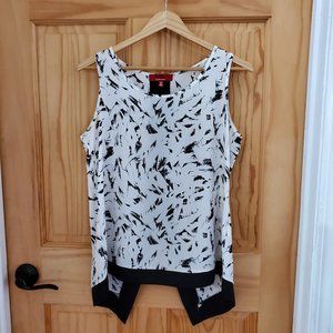 RED Saks Fifth Avenue Sleeveless, Scoop Neck, Slit Back Top